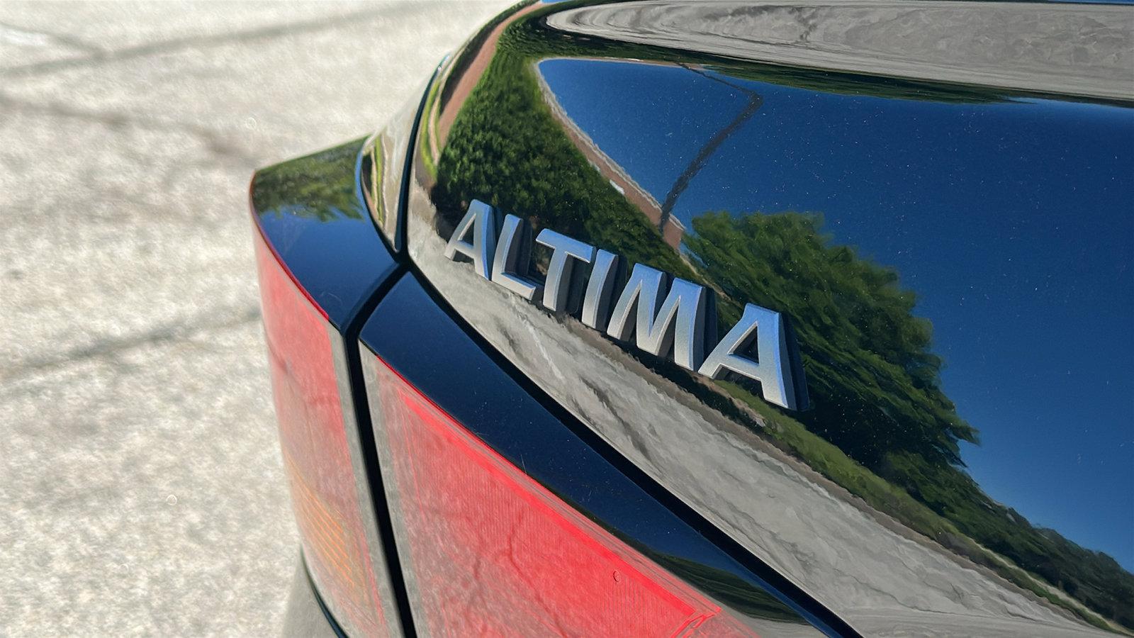 Certified 2024 Nissan Altima 2.5 SV w/ SV Premium Package AWD/4WD image 9
