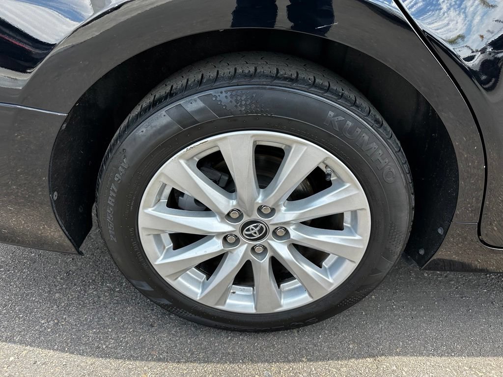 Used 2019 Toyota Camry LE FWD image 11