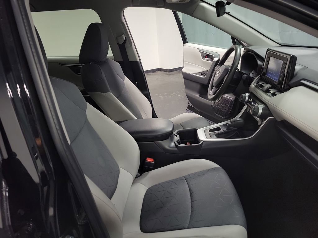 Used 2022 Toyota RAV4 XLE image 22