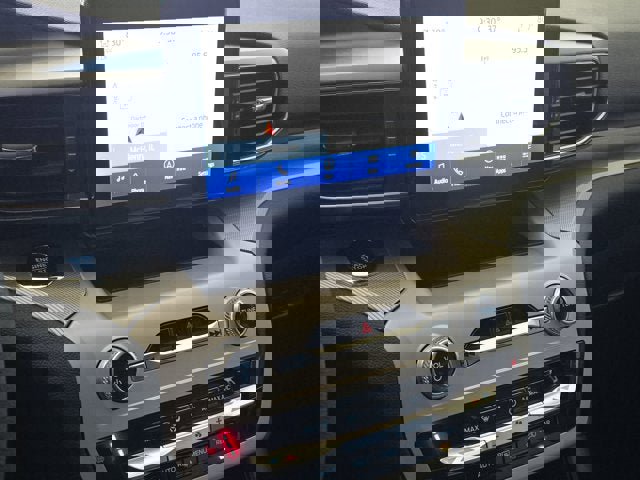 Used 2024 Ford Explorer XLT w/ Equipment Group 202A AWD/4WD image 29