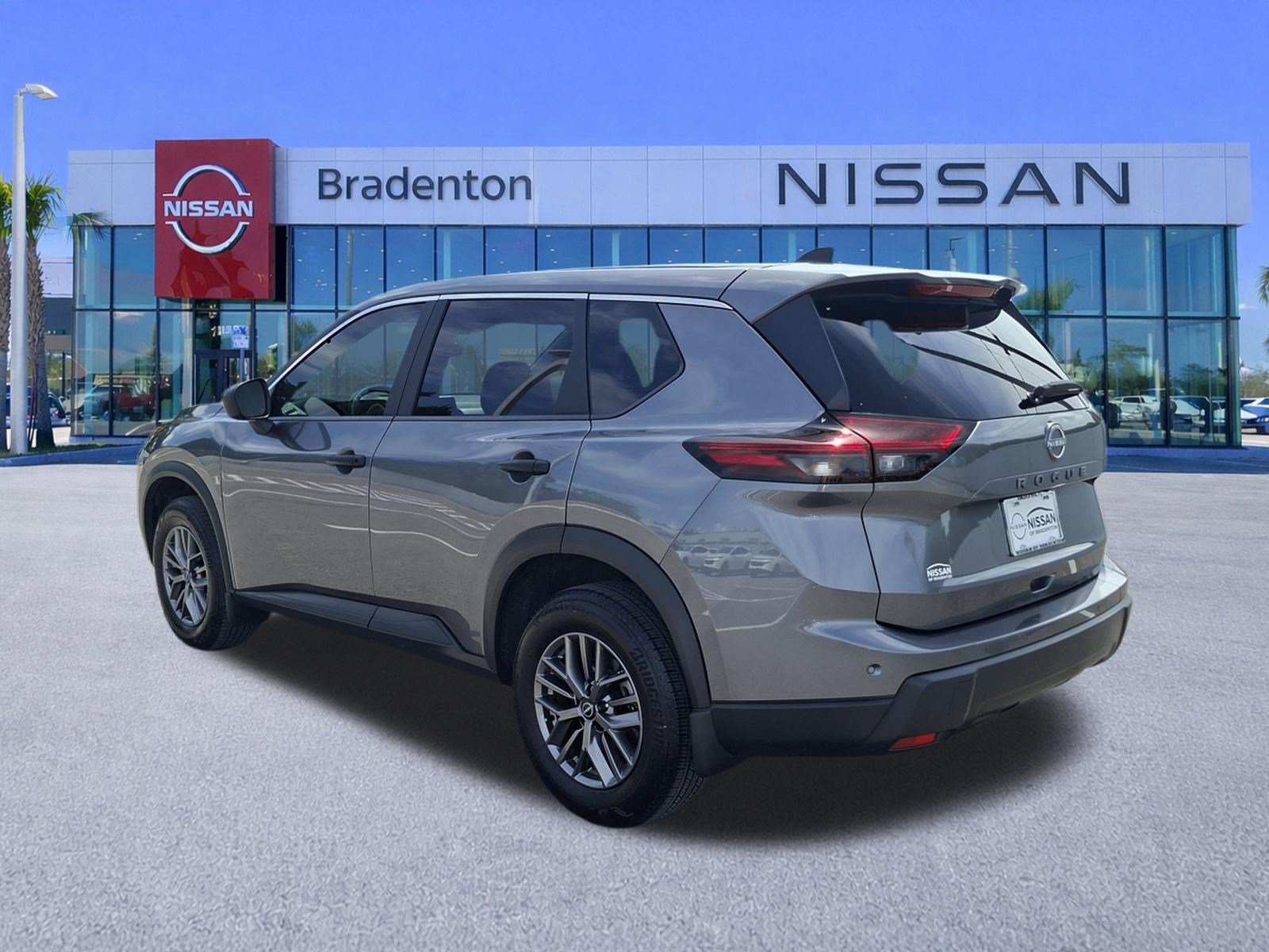Certified 2025 Nissan Rogue S FWD image 7