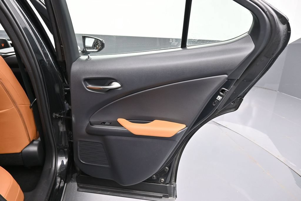 Used 2021 Lexus UX 200 w/ Accessory Package (Z2) FWD image 30