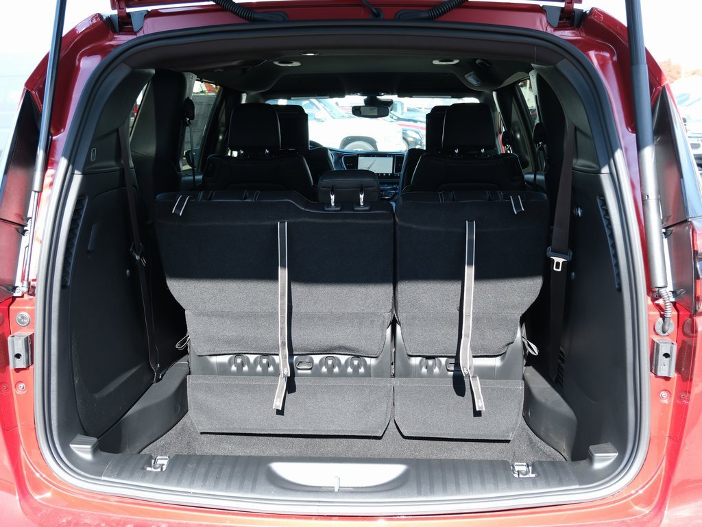 New 2026 Chrysler Pacifica Select image 37