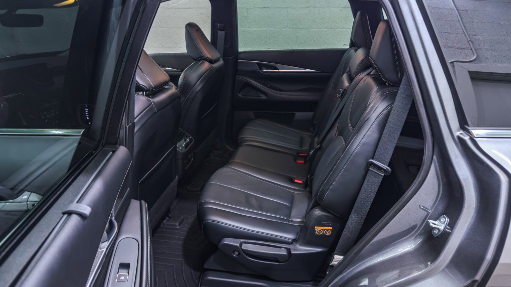 Used 2023 INFINITI QX60 Luxe w/ Cargo Package image 18