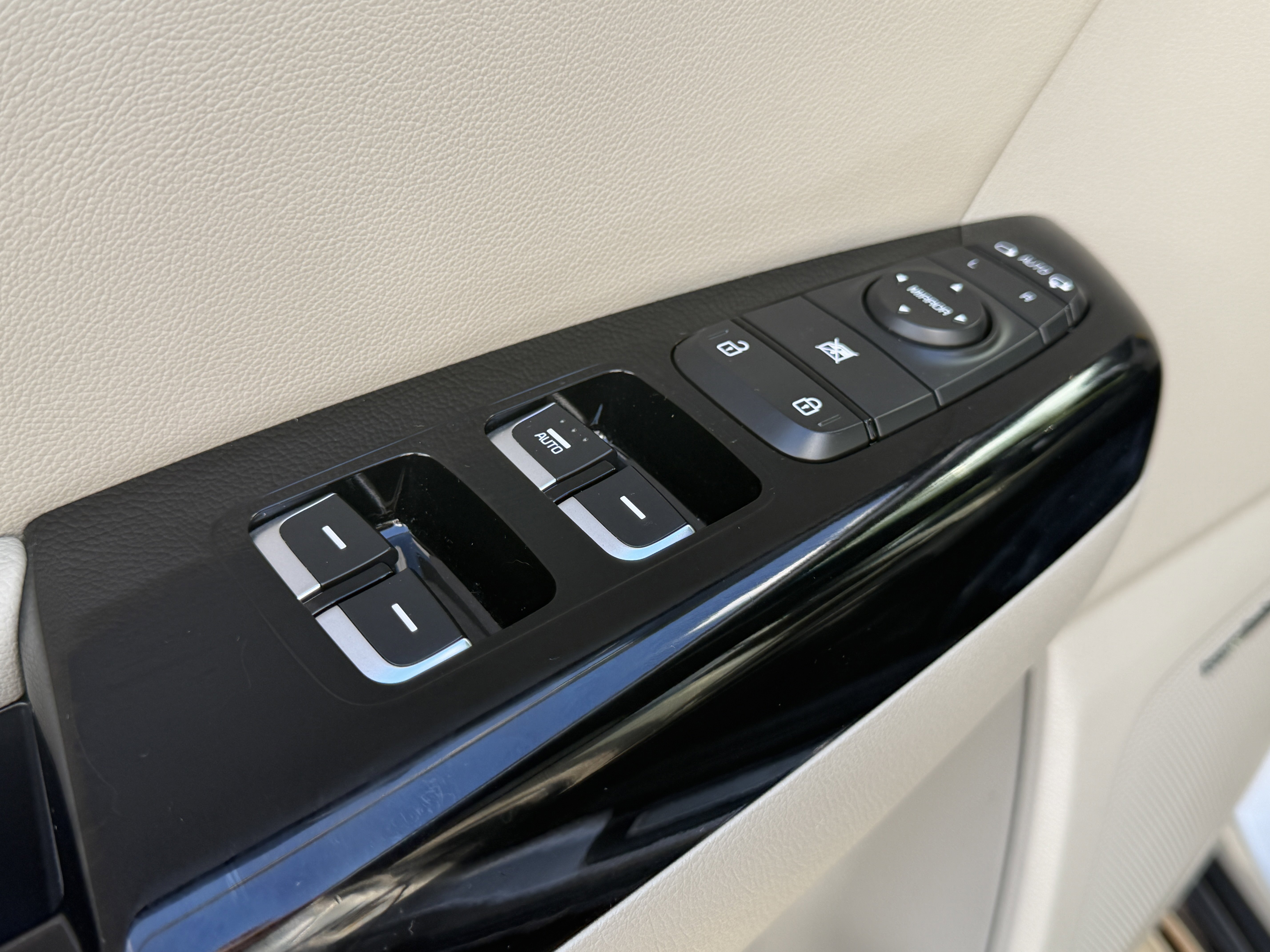 Used 2020 Kia Sportage SX image 20