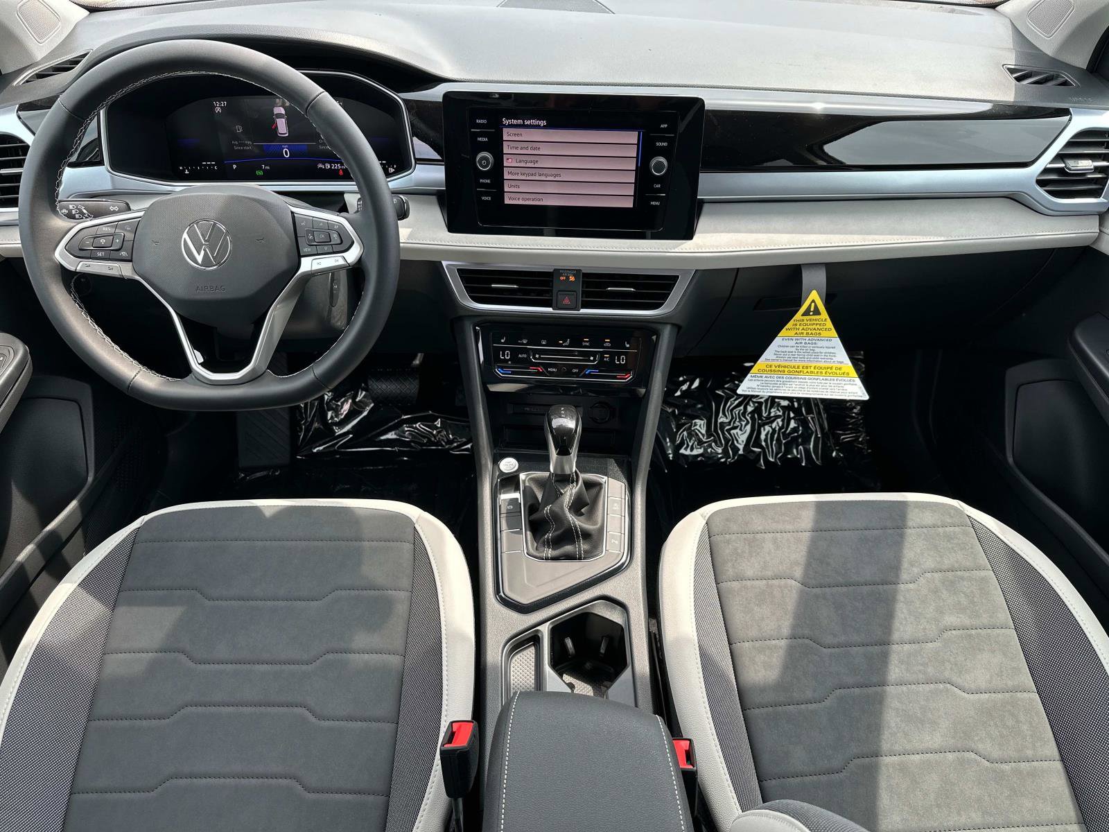 New 2025 Volkswagen Taos SE image 13