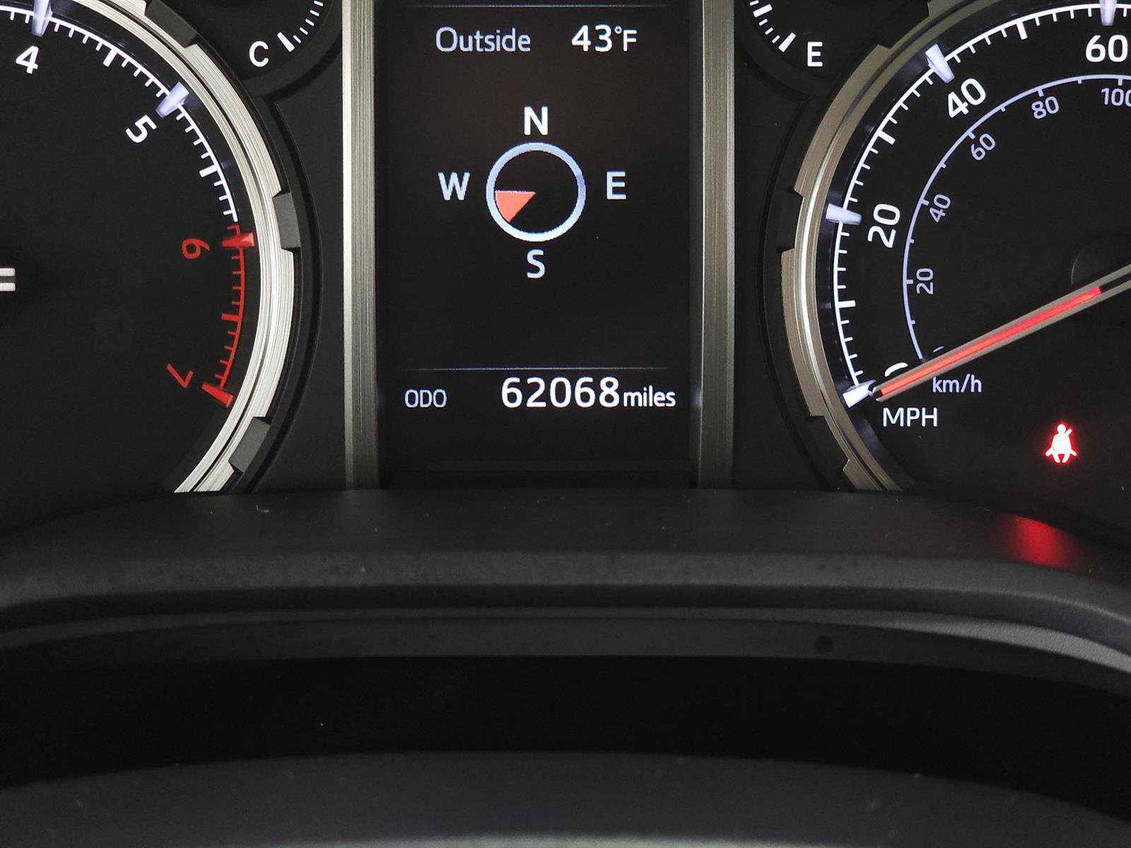 Used 2024 Toyota 4Runner Limited AWD/4WD image 21