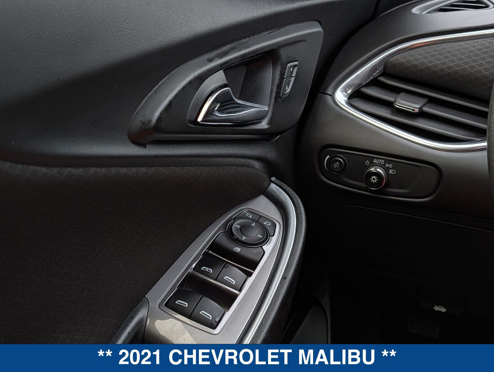 Used 2021 Chevrolet Malibu LT FWD image 23