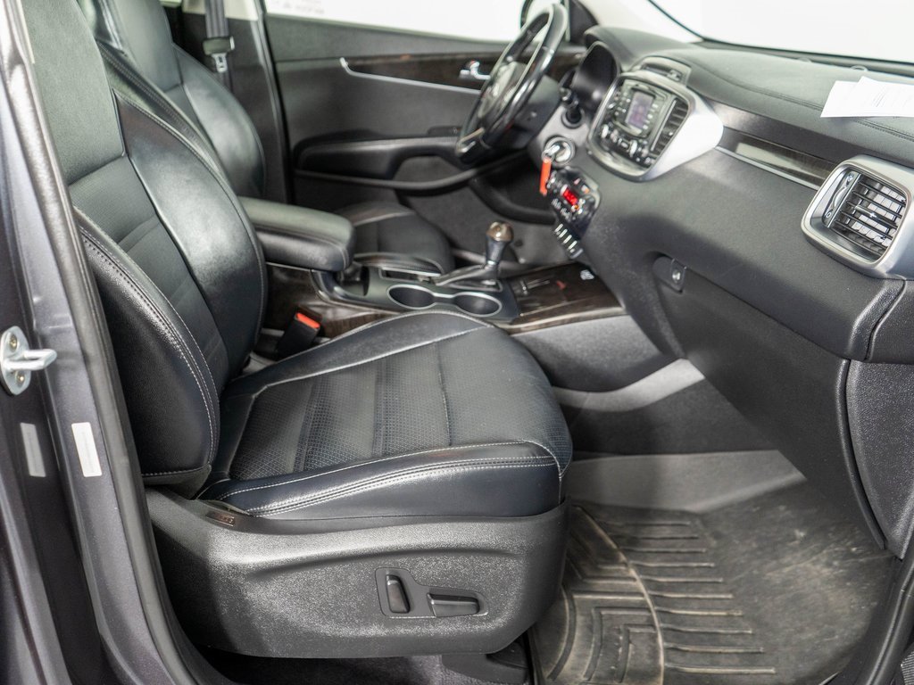 Used 2016 Kia Sorento EX image 8