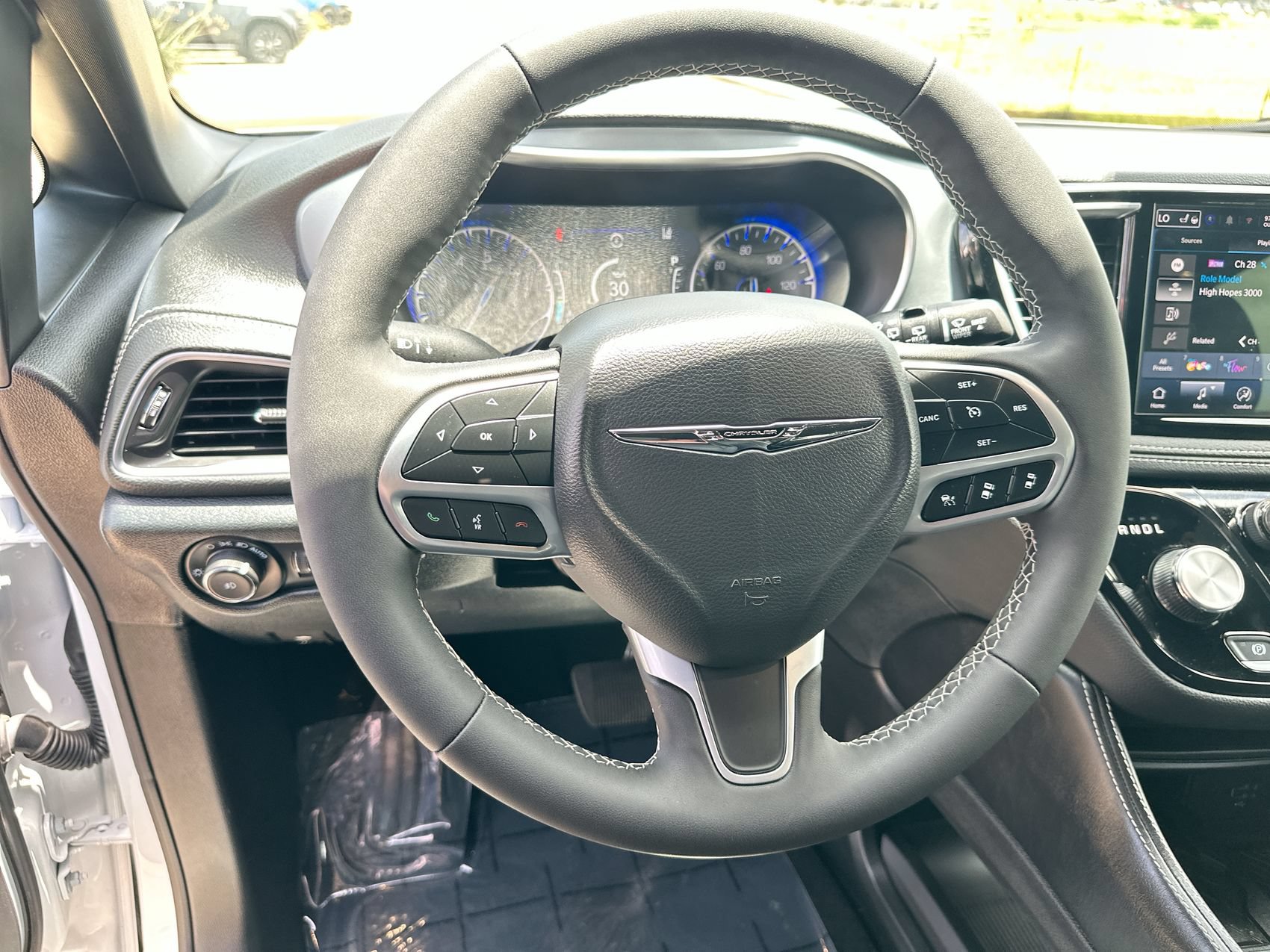 Used 2026 Chrysler Pacifica Limited AWD/4WD image 14