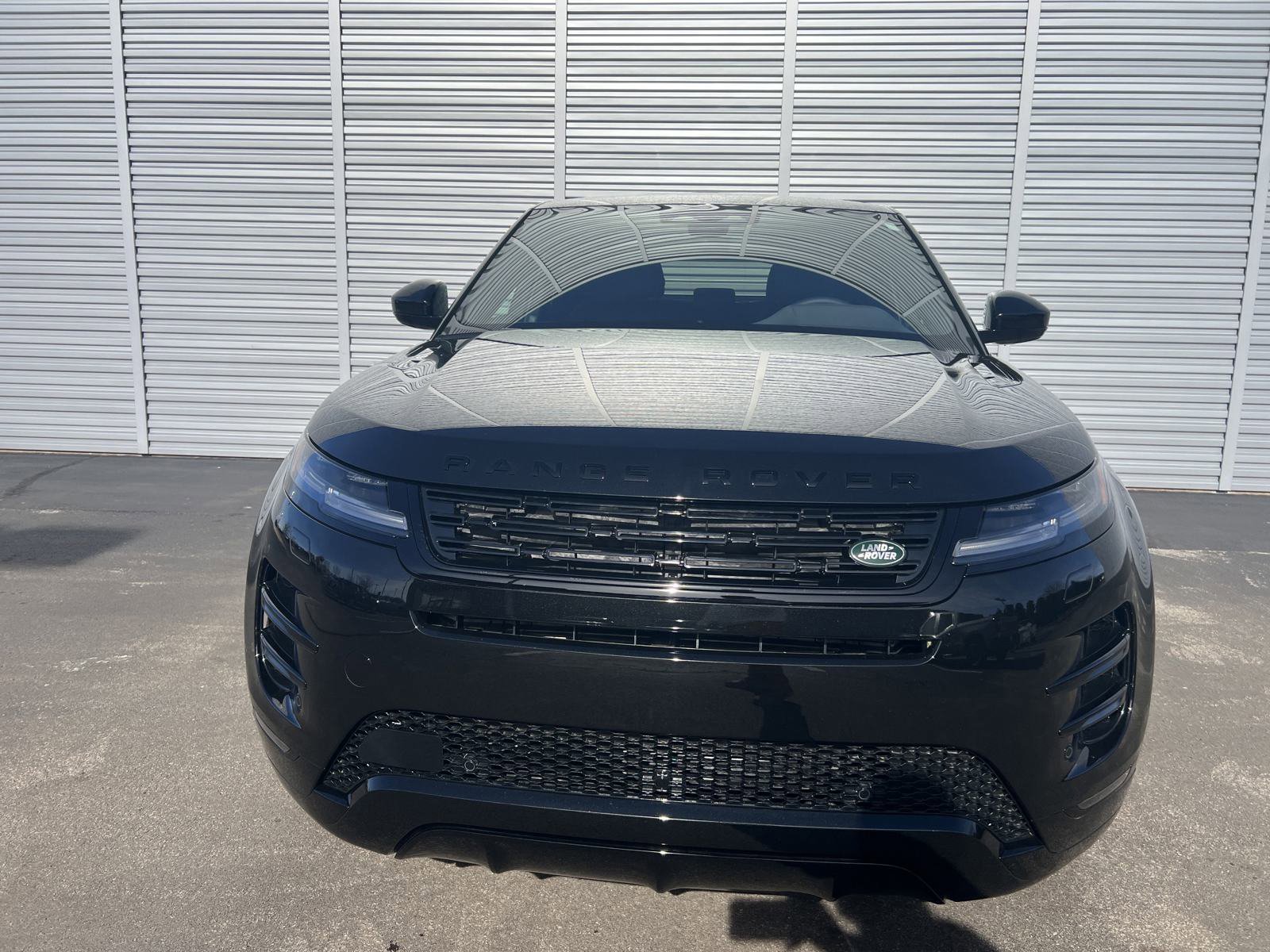 New 2025 Land Rover Range Rover Evoque Dynamic SE image 8