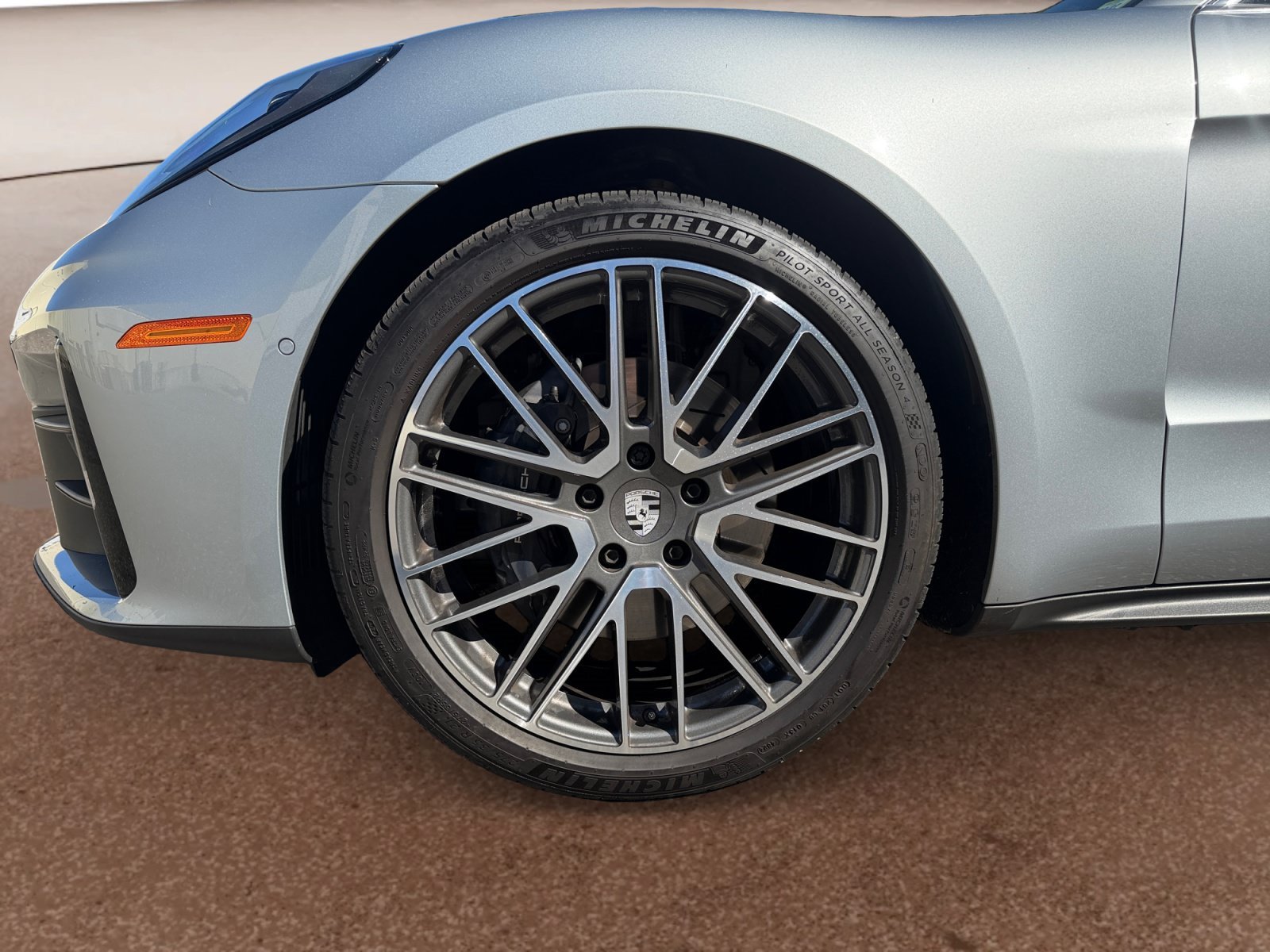 Used 2025 Porsche Panamera 4 AWD/4WD image 9