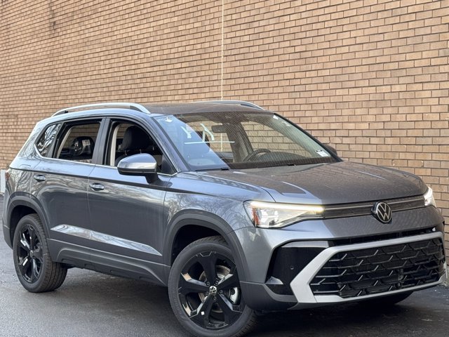 New 2025 Volkswagen Taos SEL image 2