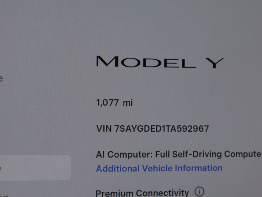 Used 2026 Tesla Model Y 2WD image 40