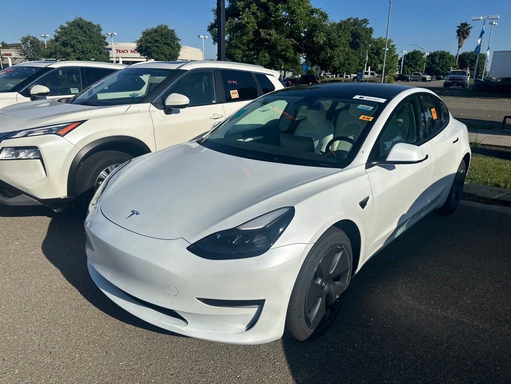 Used 2023 Tesla Model 3 Standard Range RWD image 3