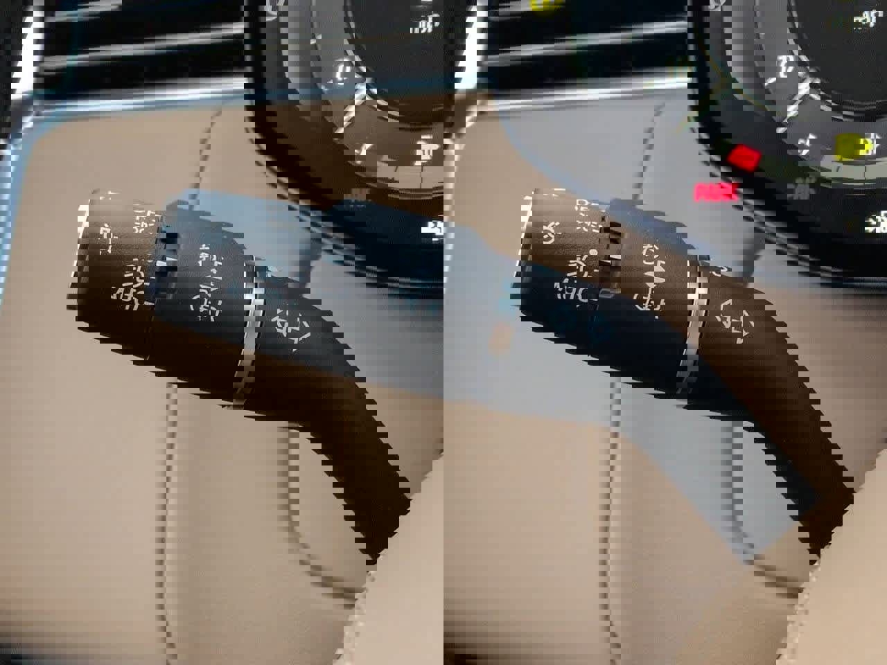 New 2026 Land Rover Range Rover Long Wheelbase SE image 25