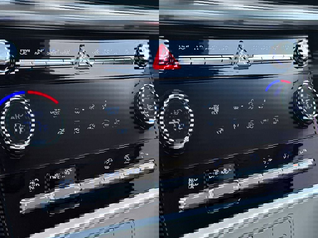 New 2026 Hyundai Santa Fe SE image 28