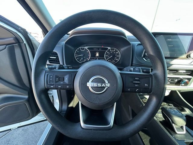 Used 2023 Nissan Rogue S image 10