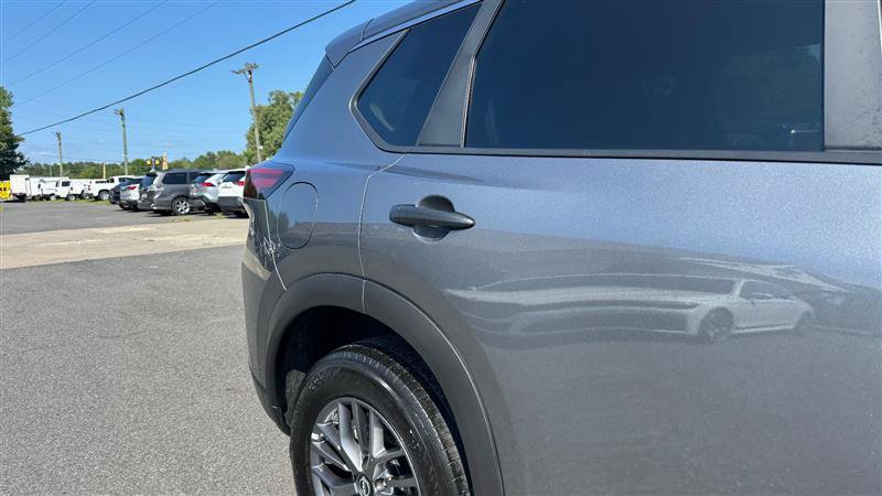 Used 2024 Nissan Rogue S AWD/4WD image 23