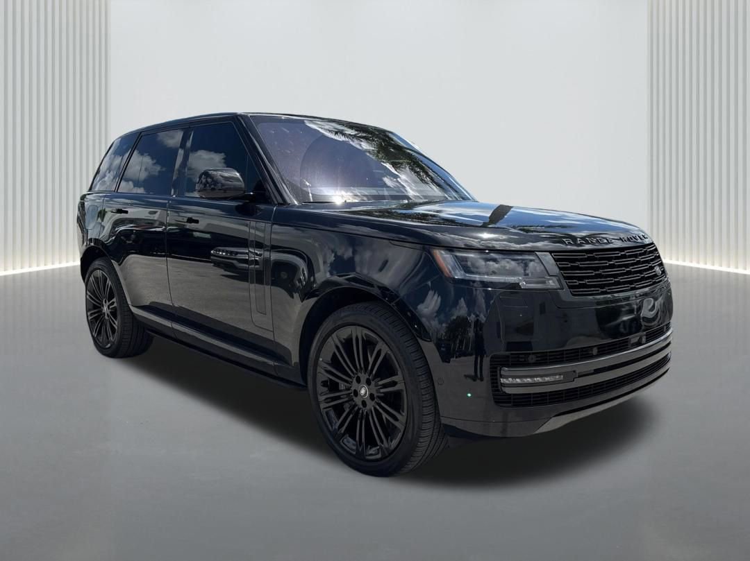 Used 2023 Land Rover Range Rover SE image 3