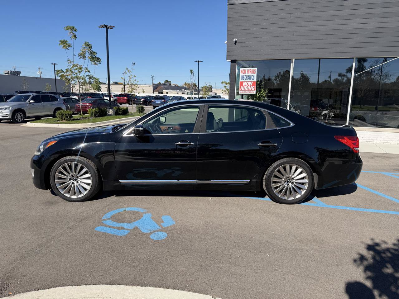 Used 2014 Hyundai Equus Signature RWD image 8