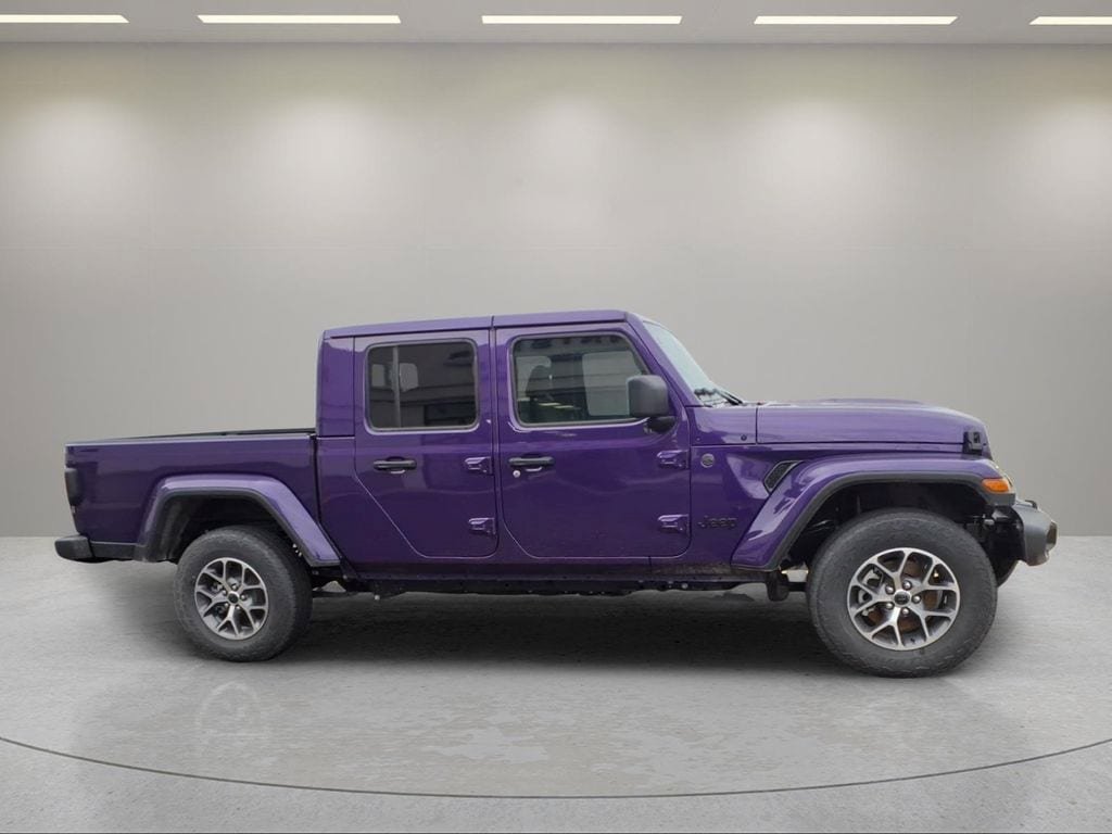 New 2026 Jeep Gladiator Sport AWD/4WD image 2