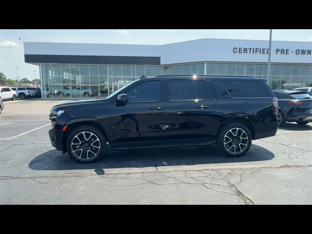 Certified 2023 Chevrolet Suburban RST w/ Luxury Package AWD/4WD image 5