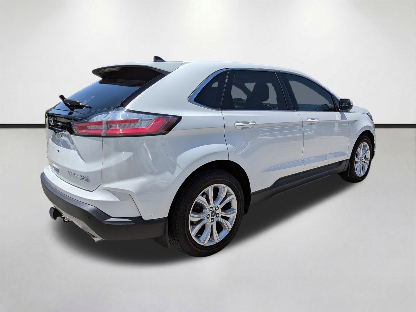 Used 2020 Ford Edge Titanium w/ Equipment Group 301A AWD/4WD image 4