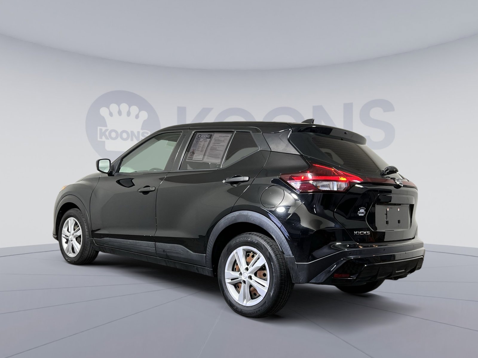 Used 2021 Nissan Kicks S image 4