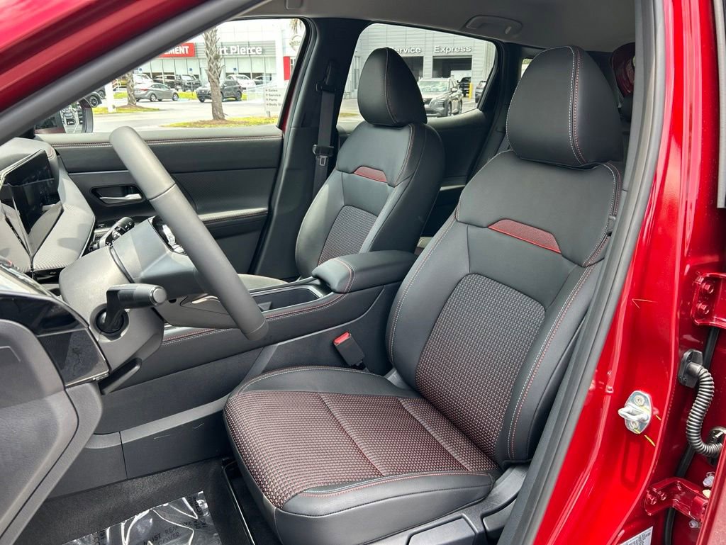 New 2026 Nissan Kicks SR FWD image 12
