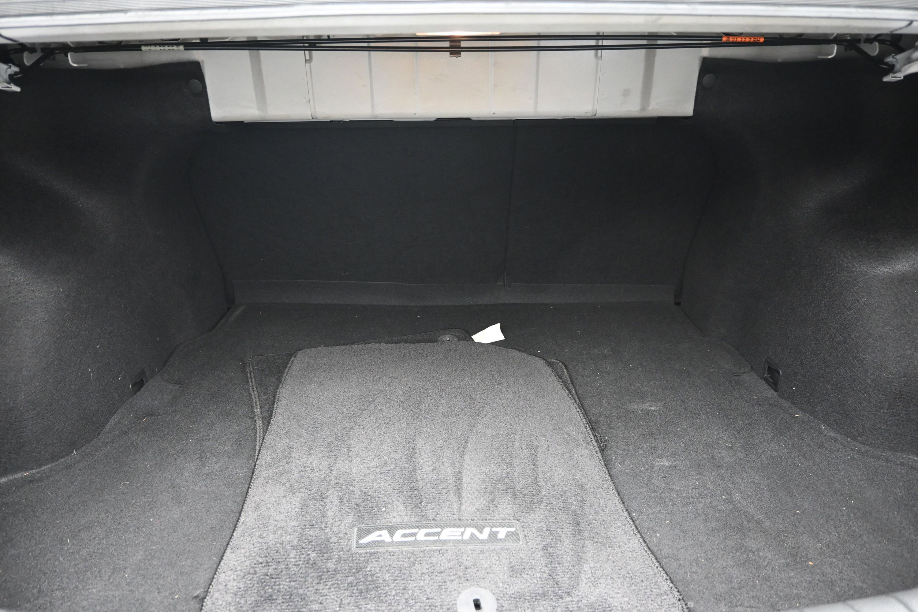 Used 2022 Hyundai Accent SEL w/ Cargo Package FWD image 24