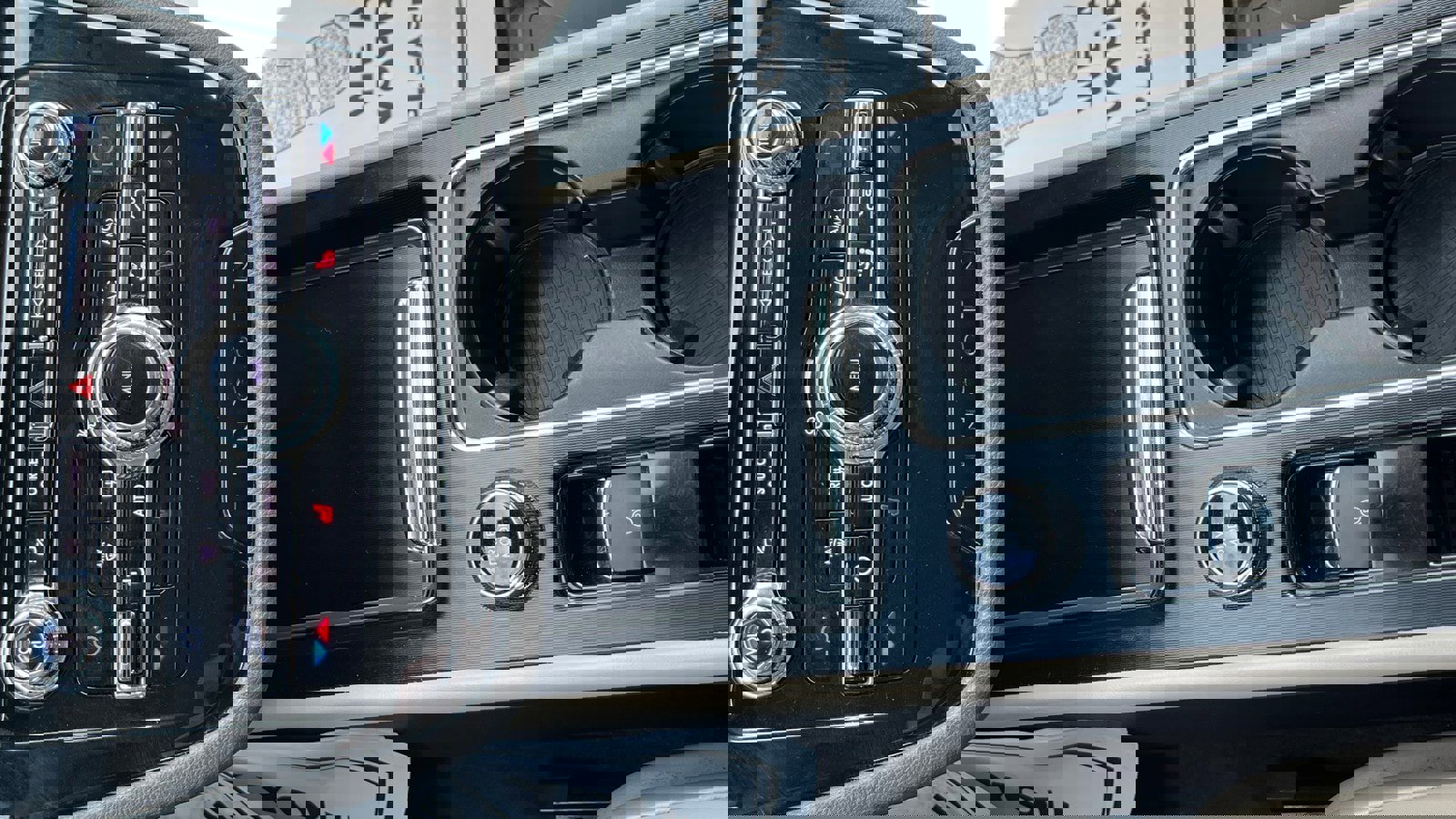 Used 2020 Lincoln Corsair FWD w/ Equipment Group 101A image 11