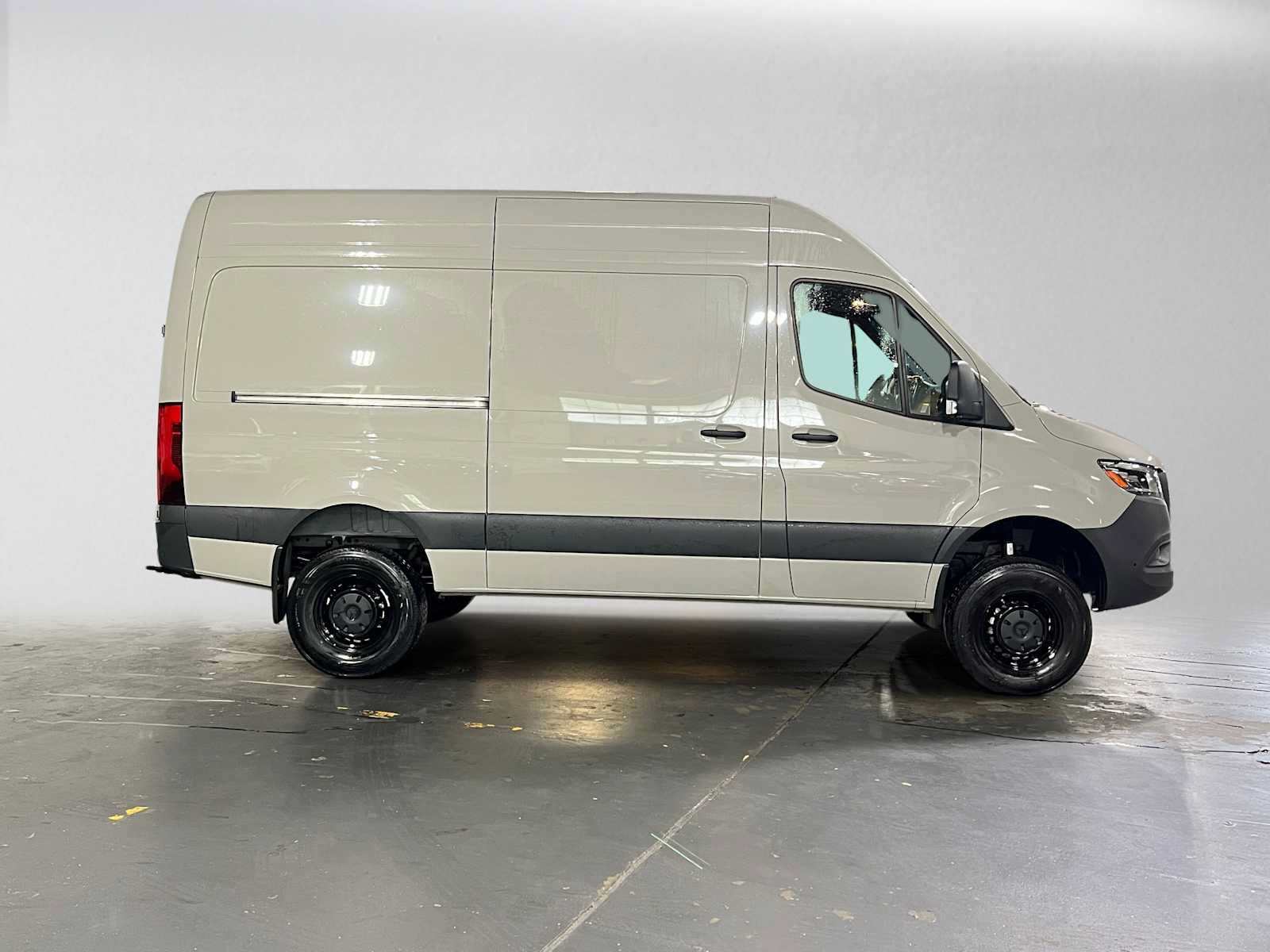 Used 2026 Mercedes-Benz Sprinter 2500 image 2