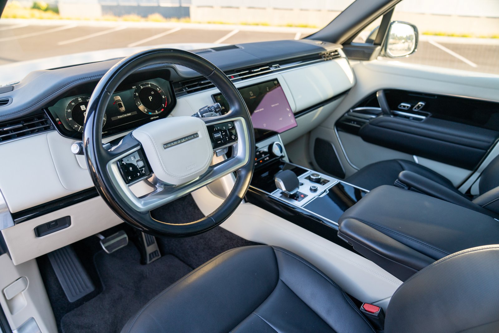 Used 2023 Land Rover Range Rover Autobiography AWD/4WD image 4
