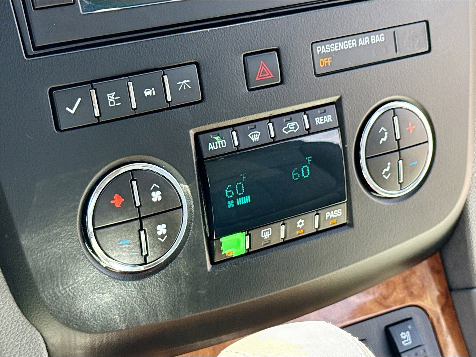 Used 2011 Buick Enclave CXL FWD image 11