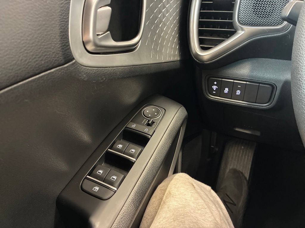 Certified 2023 Kia Soul LX w/ Option Group 015 FWD image 25