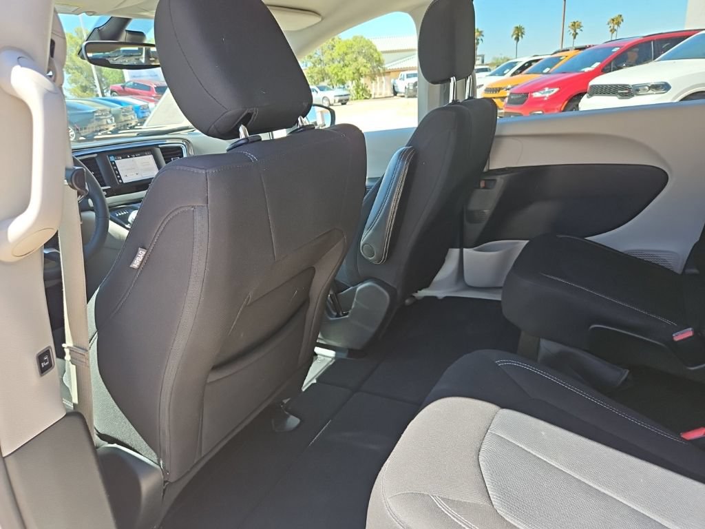 Used 2024 Chrysler Voyager LX FWD image 20