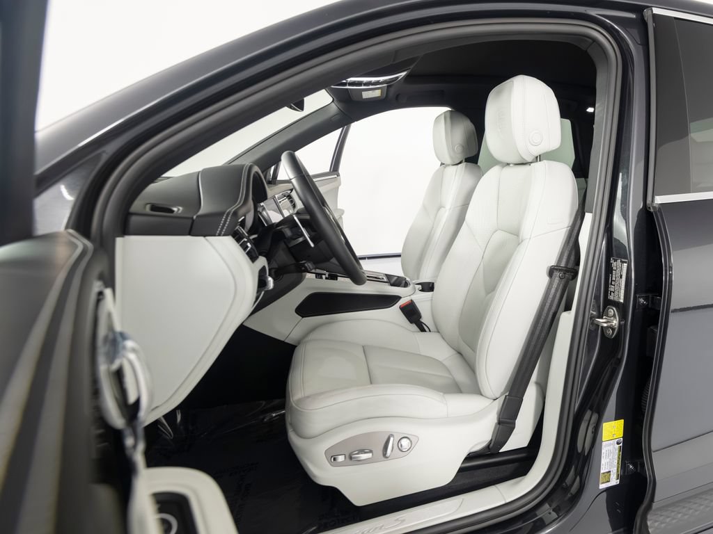 Certified 2026 Porsche Macan S AWD/4WD image 17