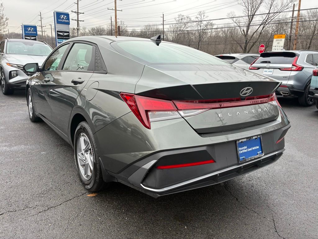 Used 2024 Hyundai Elantra SE image 5
