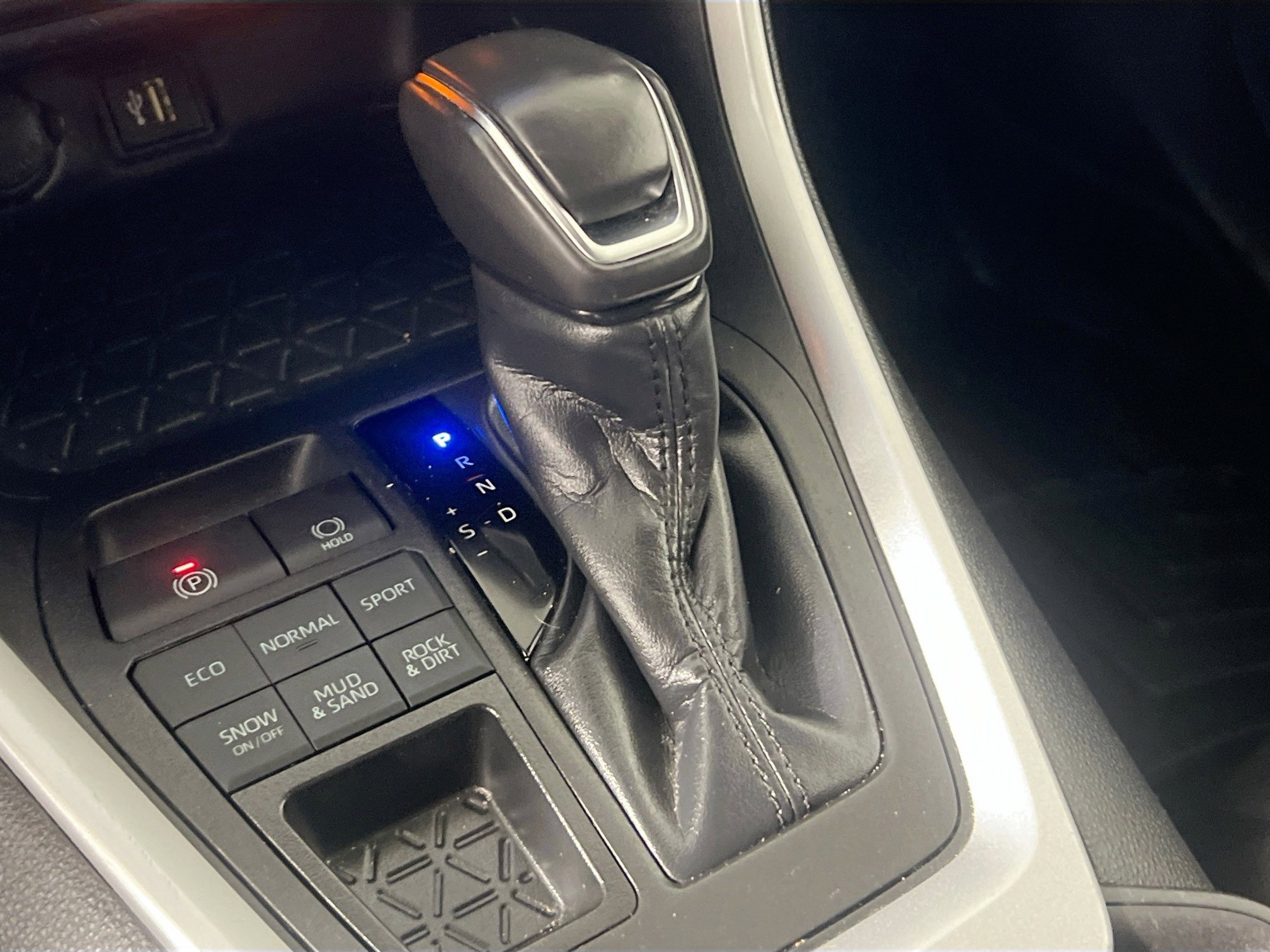 Used 2023 Toyota RAV4 XLE Premium AWD/4WD image 24