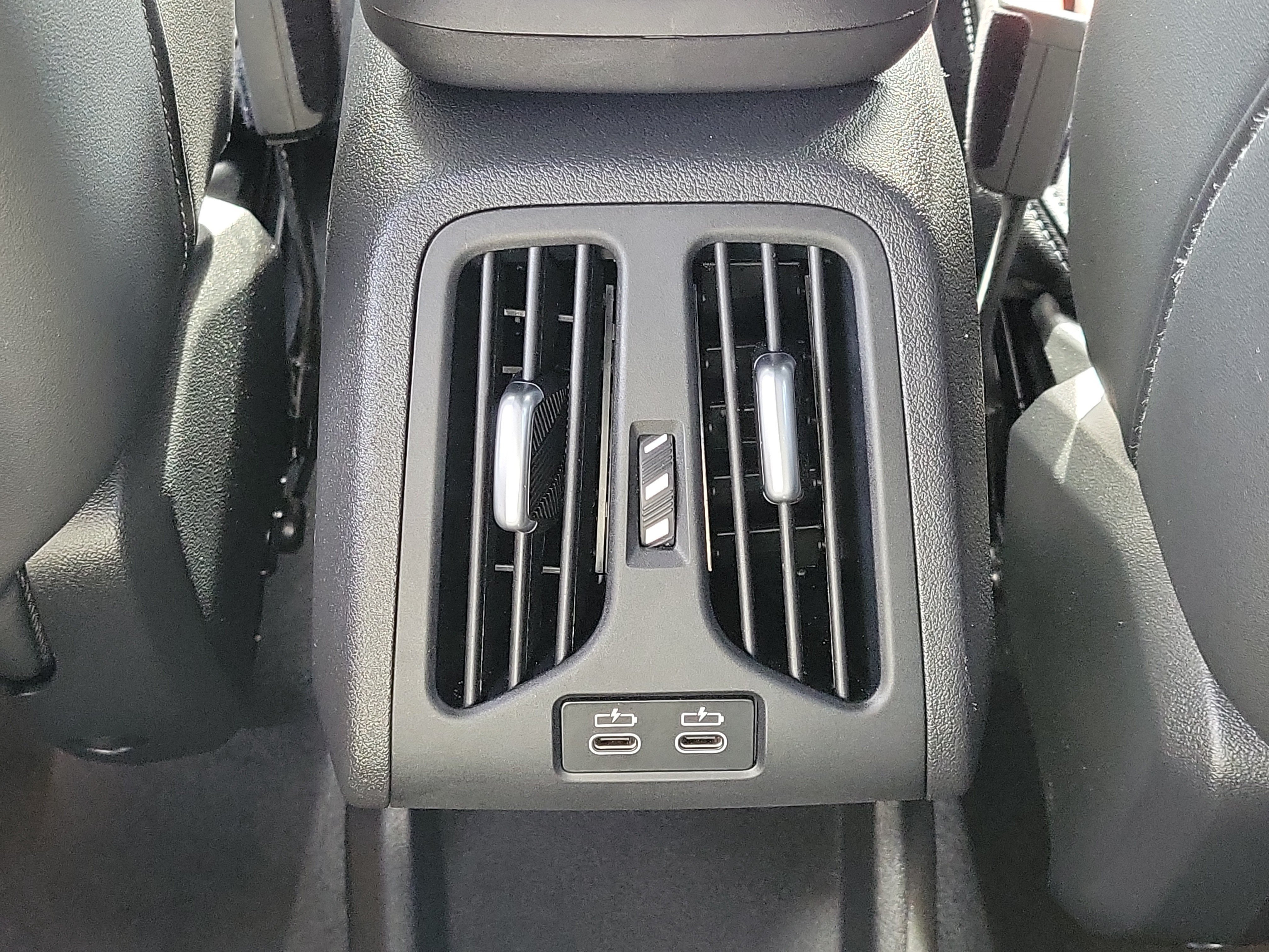 Used 2025 BMW X1 xDrive28i AWD/4WD image 13