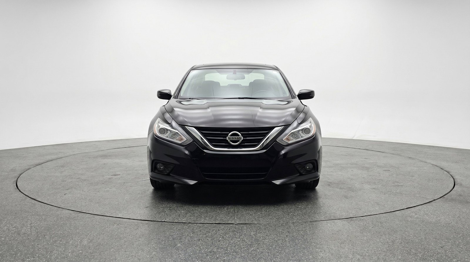Used 2025 Nissan Altima 2.5 SV FWD image 2