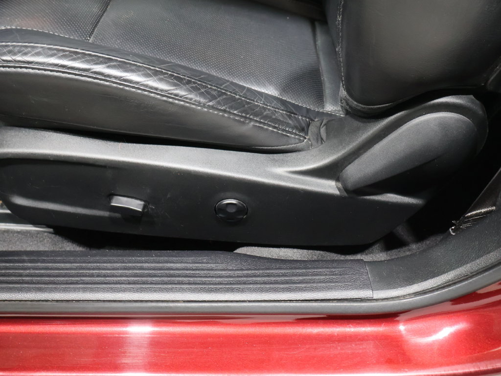 Used 2018 Dodge Challenger GT AWD/4WD image 12