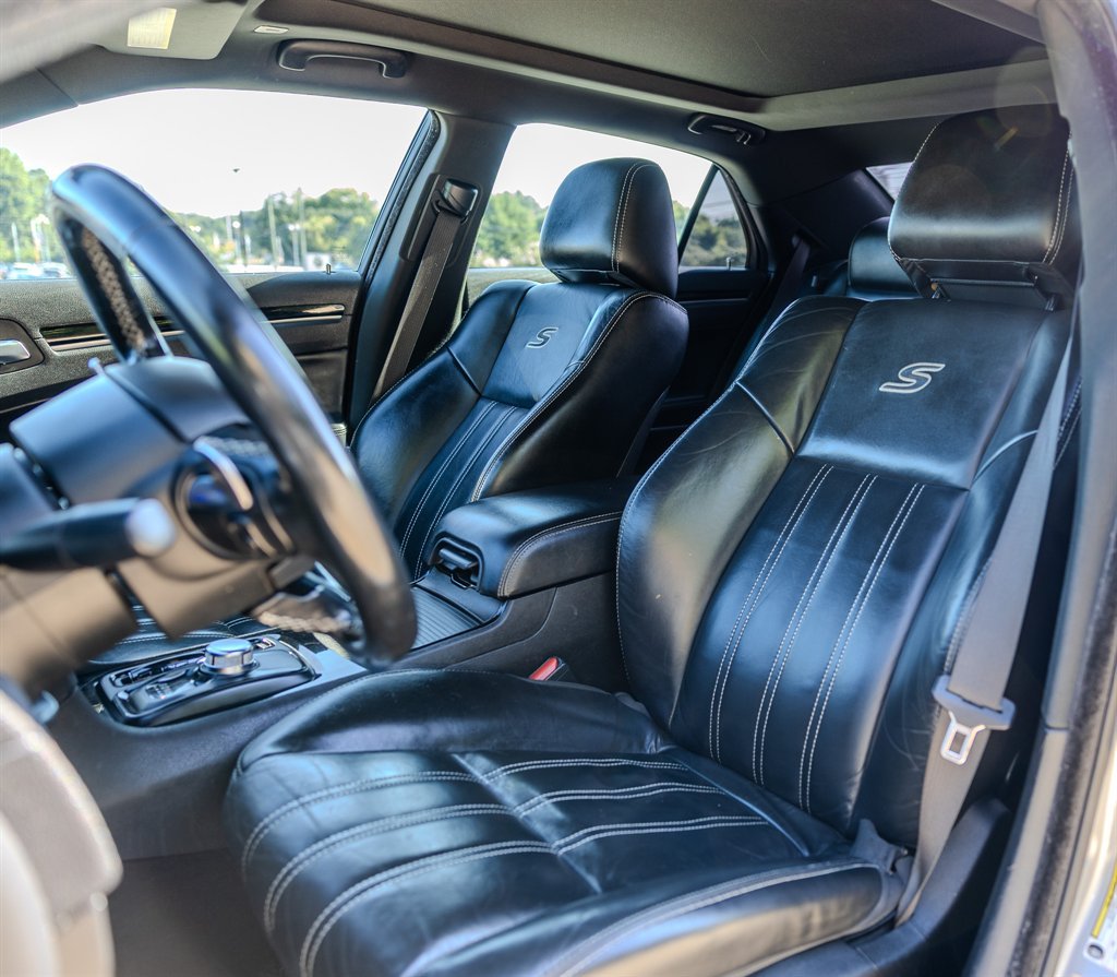 Used 2022 Chrysler 300 S RWD image 25