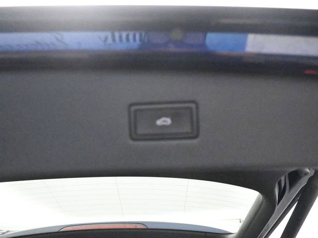 Used 2022 Volkswagen Tiguan SE image 9