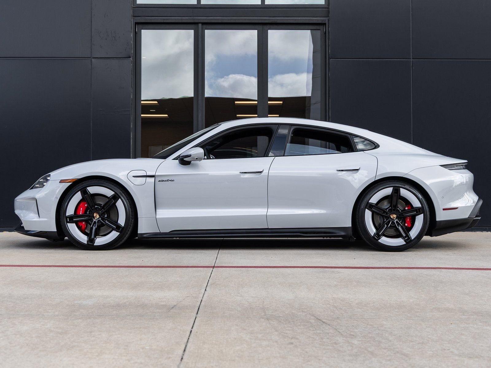 Used 2025 Porsche Taycan GTS image 2