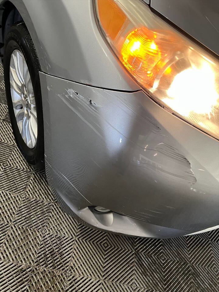 Used 2013 Toyota Sienna XLE image 14