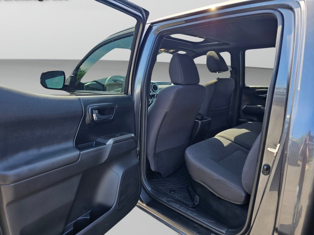 Used 2016 Toyota Tacoma TRD Off-Road AWD/4WD image 26