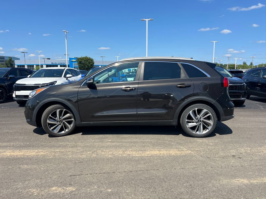 Used 2017 Kia Niro Touring w/ Advanced Technology Package FWD image 6