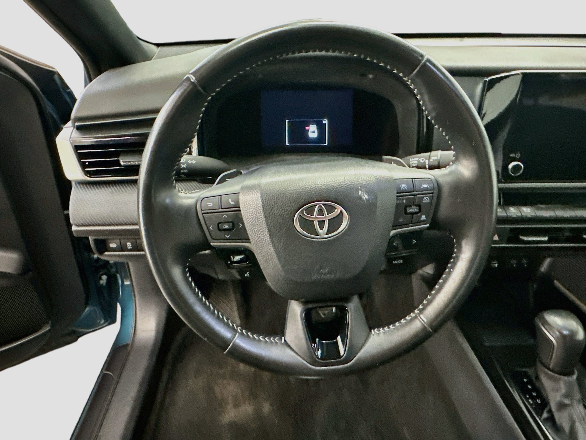 Used 2025 Toyota Camry SE FWD image 18